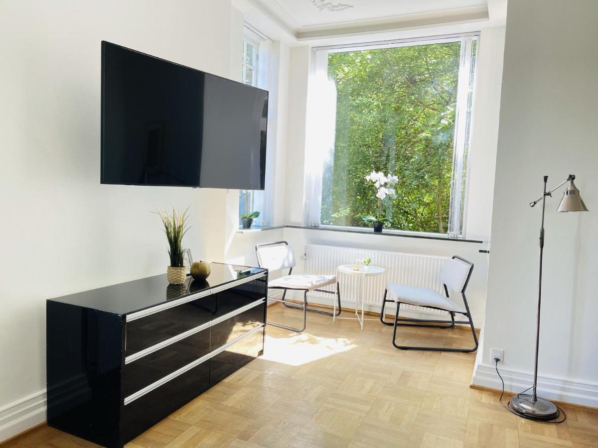 Aday - Aalborg Mansion - Open Bright Apartment With Garden Exterior photo